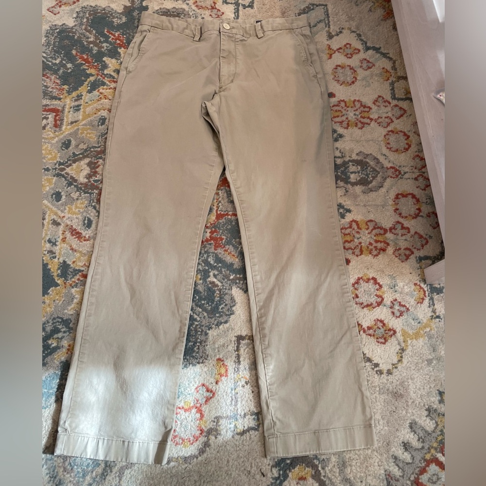 Vineyard Vines khakis men’s
